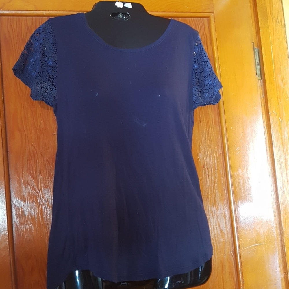 Navy blue, short sleeved top